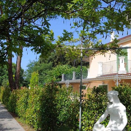 Apartment In Marina Di Massa - Toskana 24103 Exterior photo